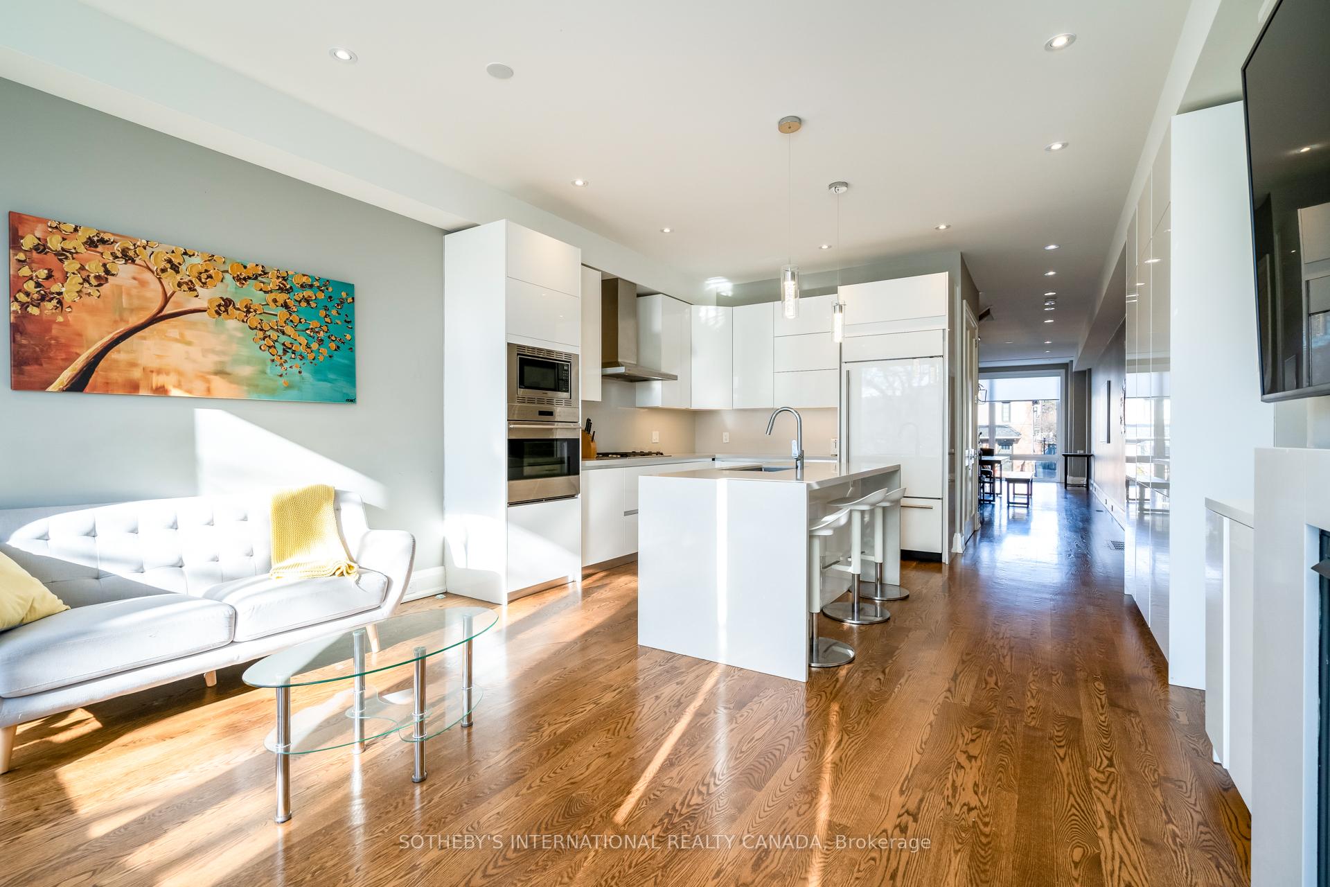 209B Glengarry Avenue