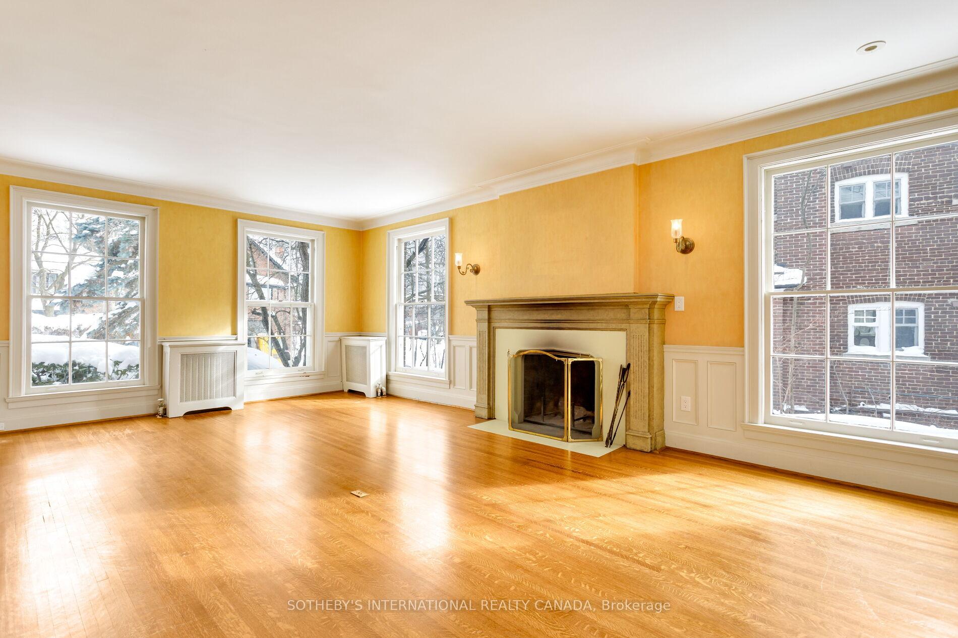 16 Rose Park Crescent