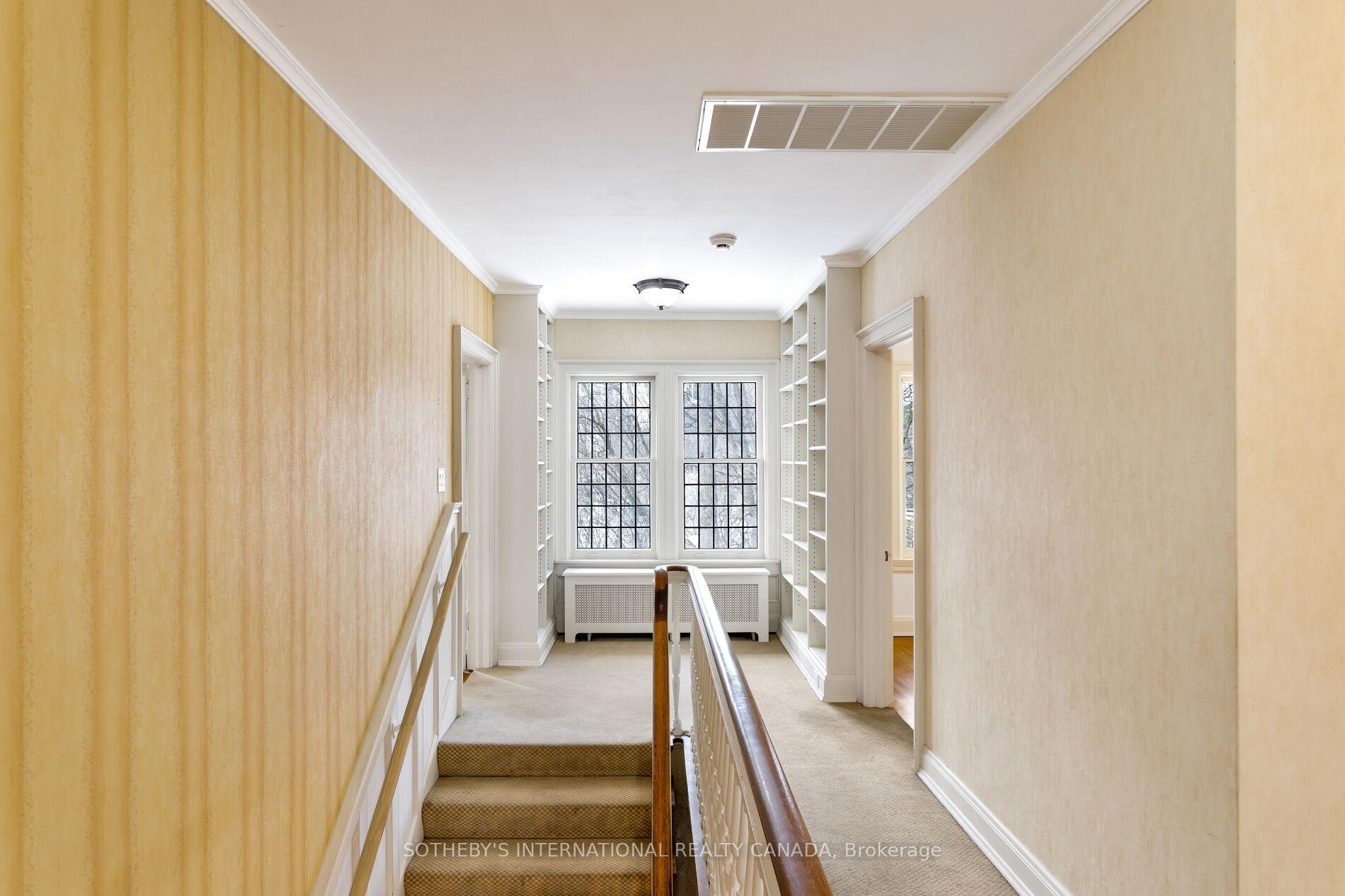 16 Rose Park Crescent