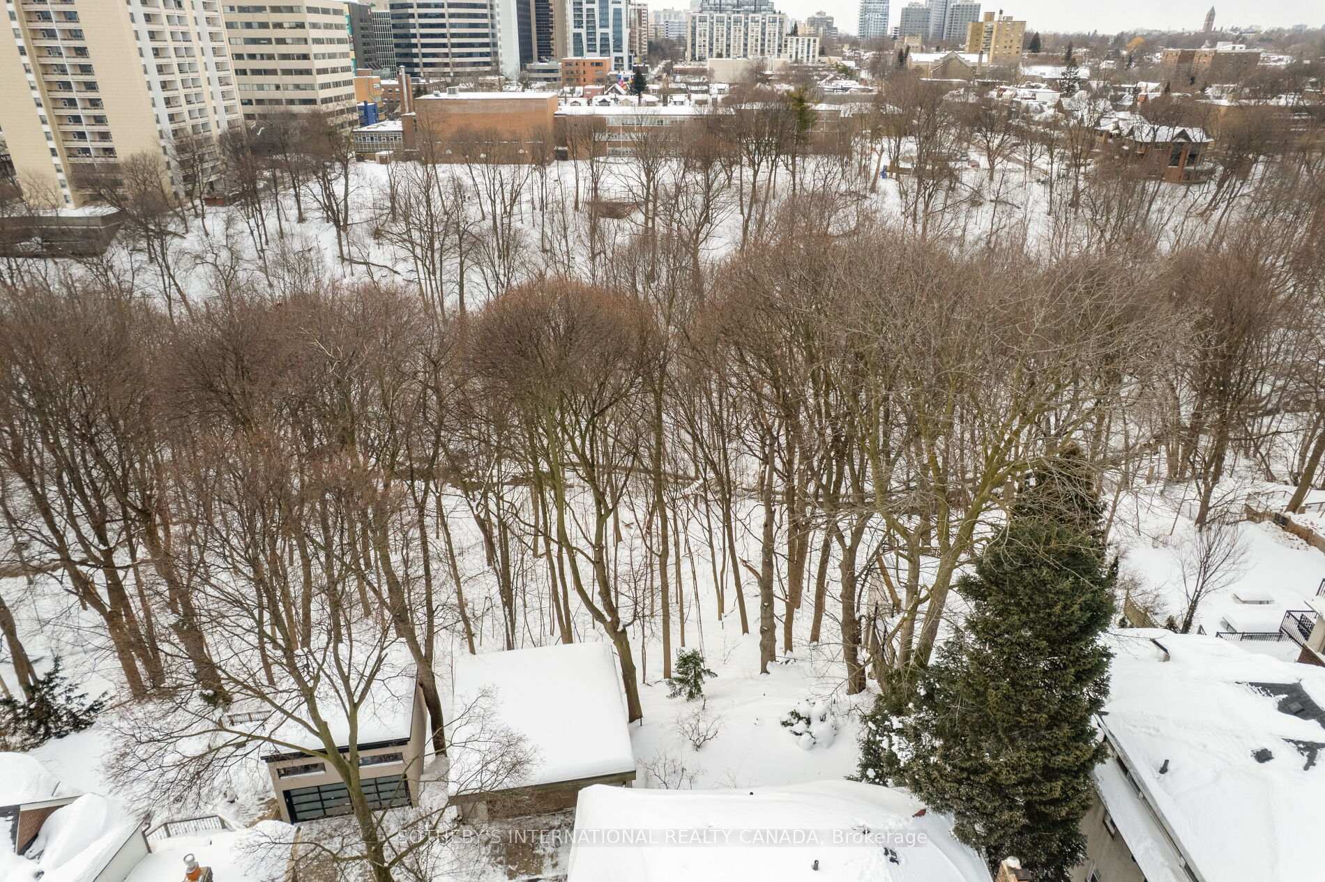 16 Rose Park Crescent