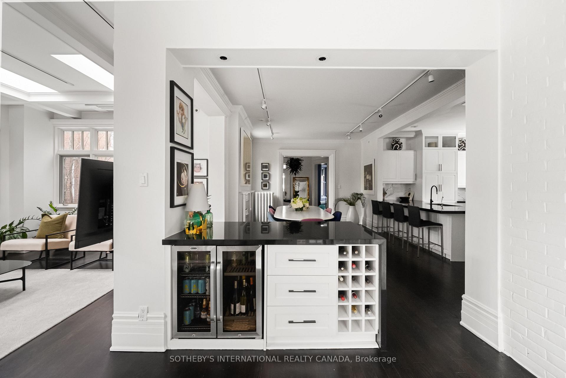 92 Woodlawn Avenue