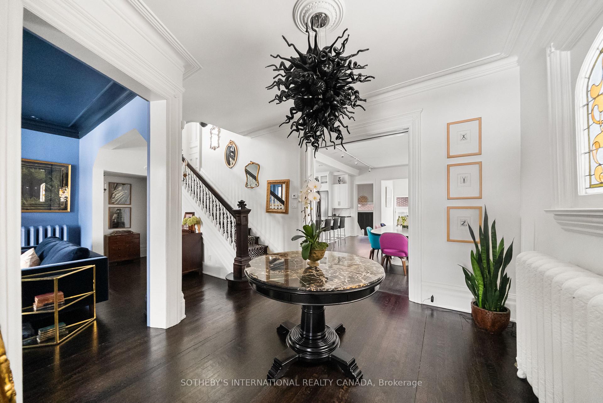 92 Woodlawn Avenue