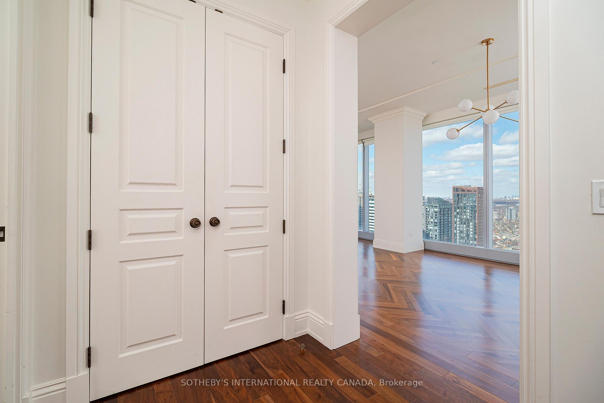 183 Wellington Street W 4201