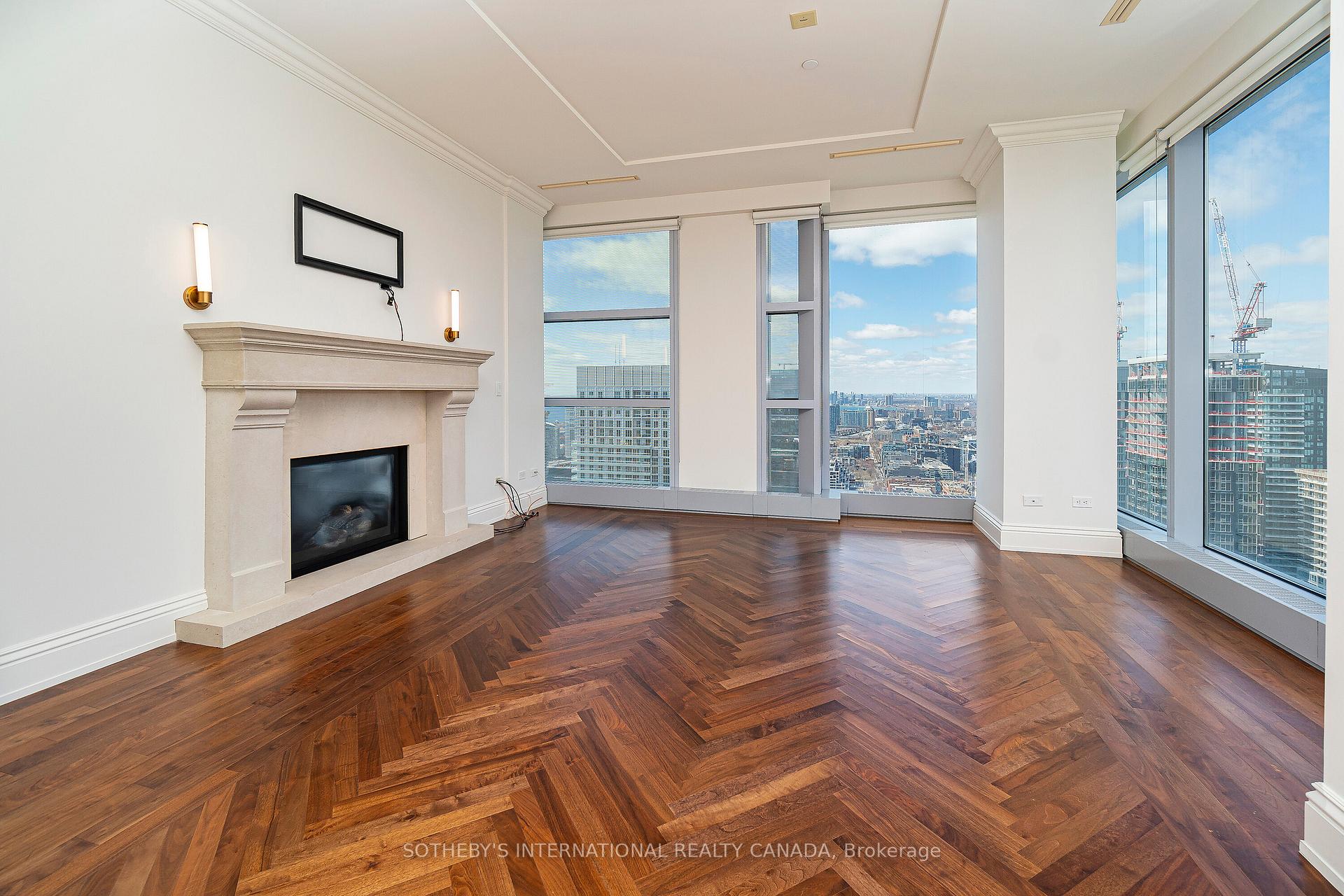 183 Wellington Street W 4201