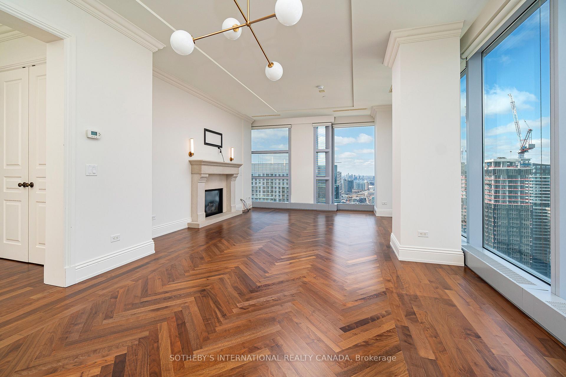 183 Wellington Street W 4201