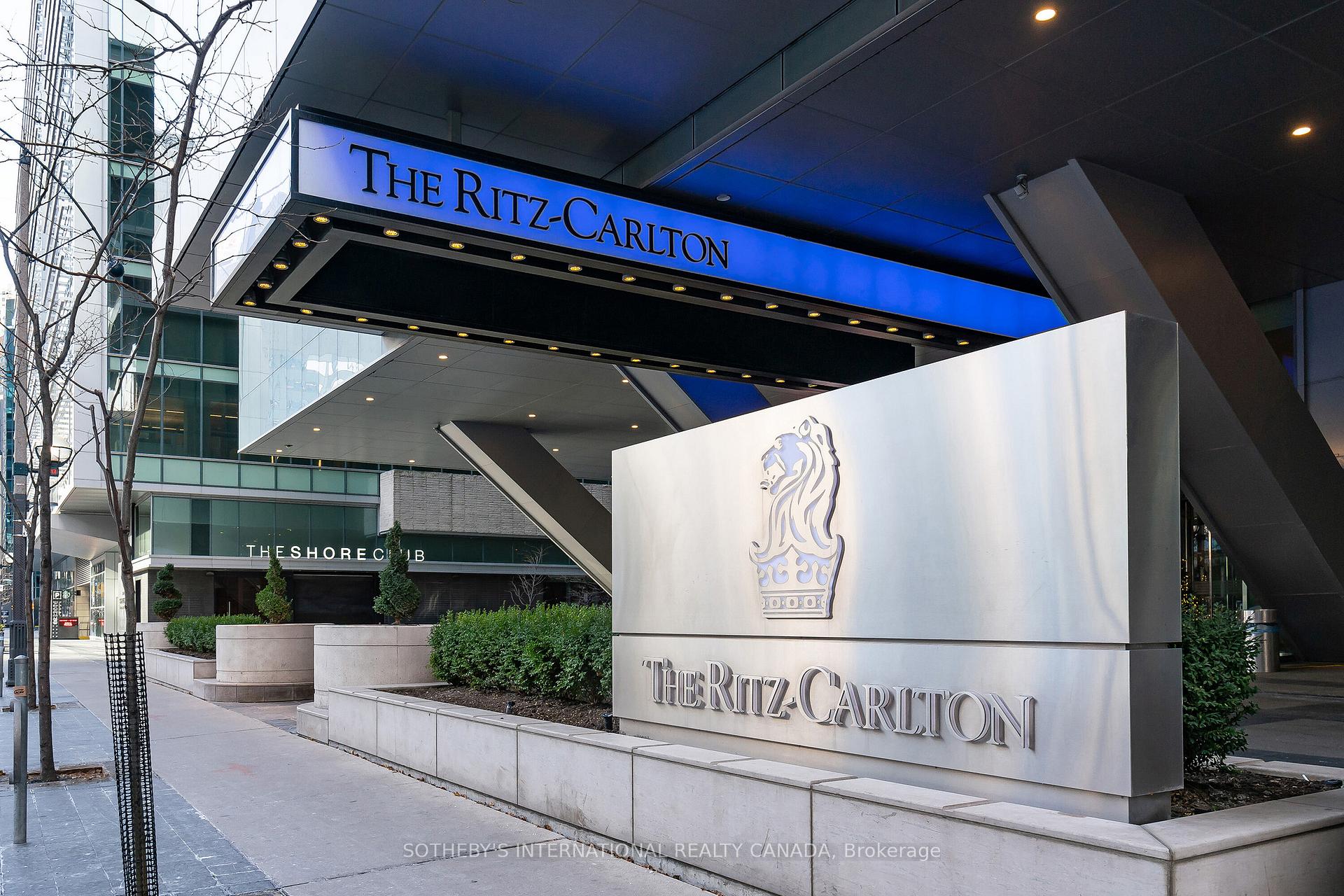 183 Wellington Street W 4201