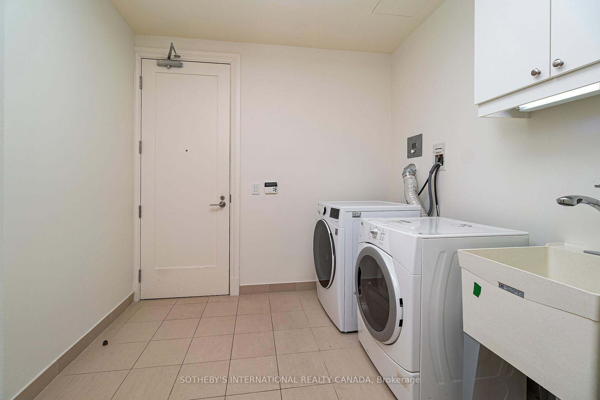 183 Wellington Street W 4201