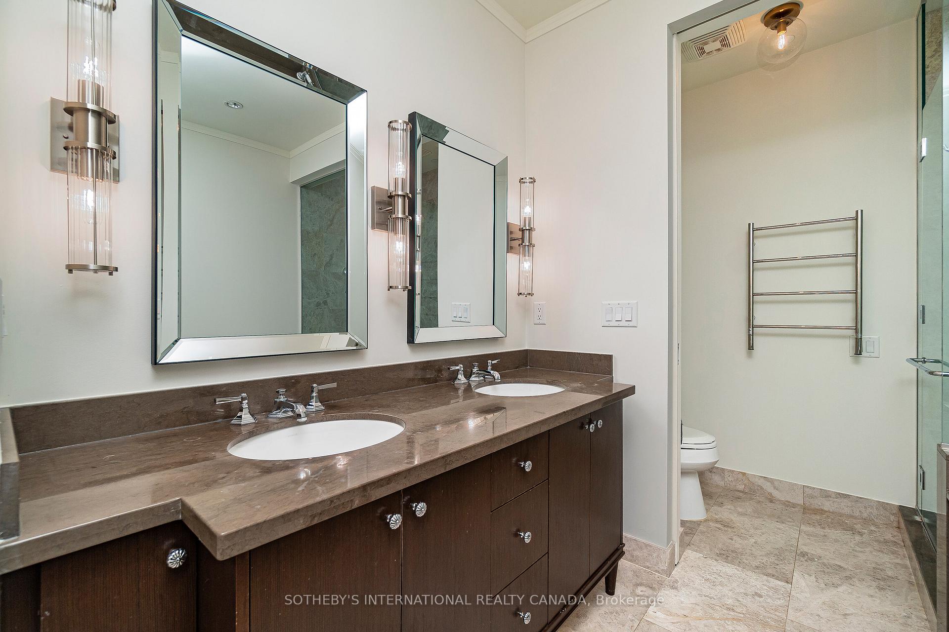 183 Wellington Street W 4201