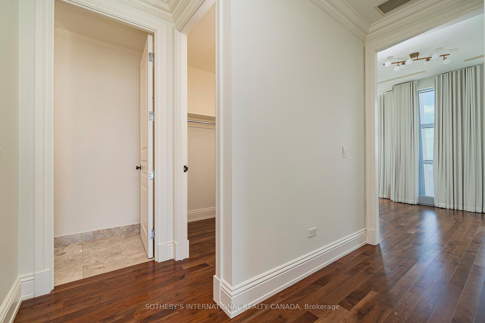 183 Wellington Street W 4201