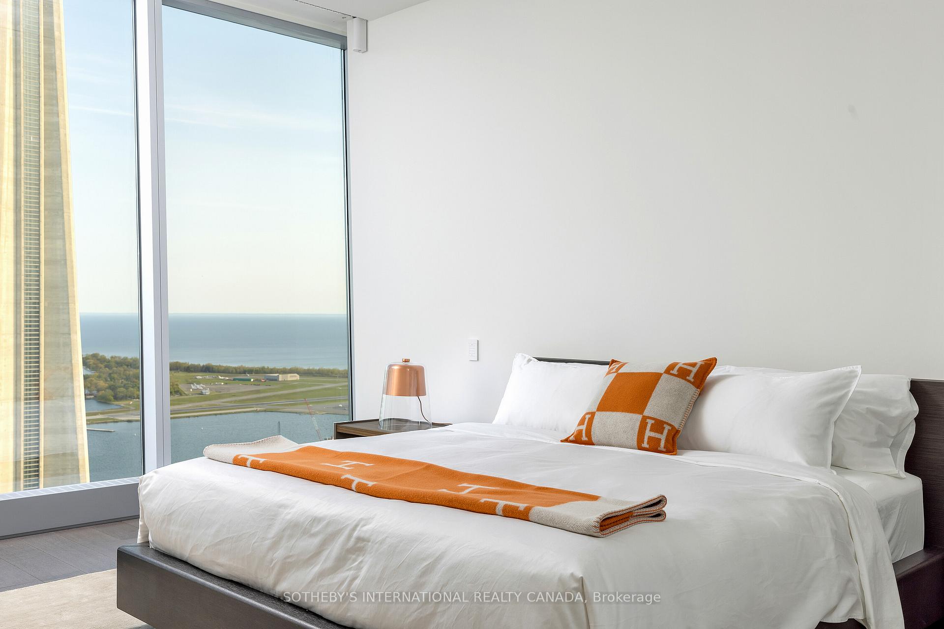 183 Wellington Street W 4602/03