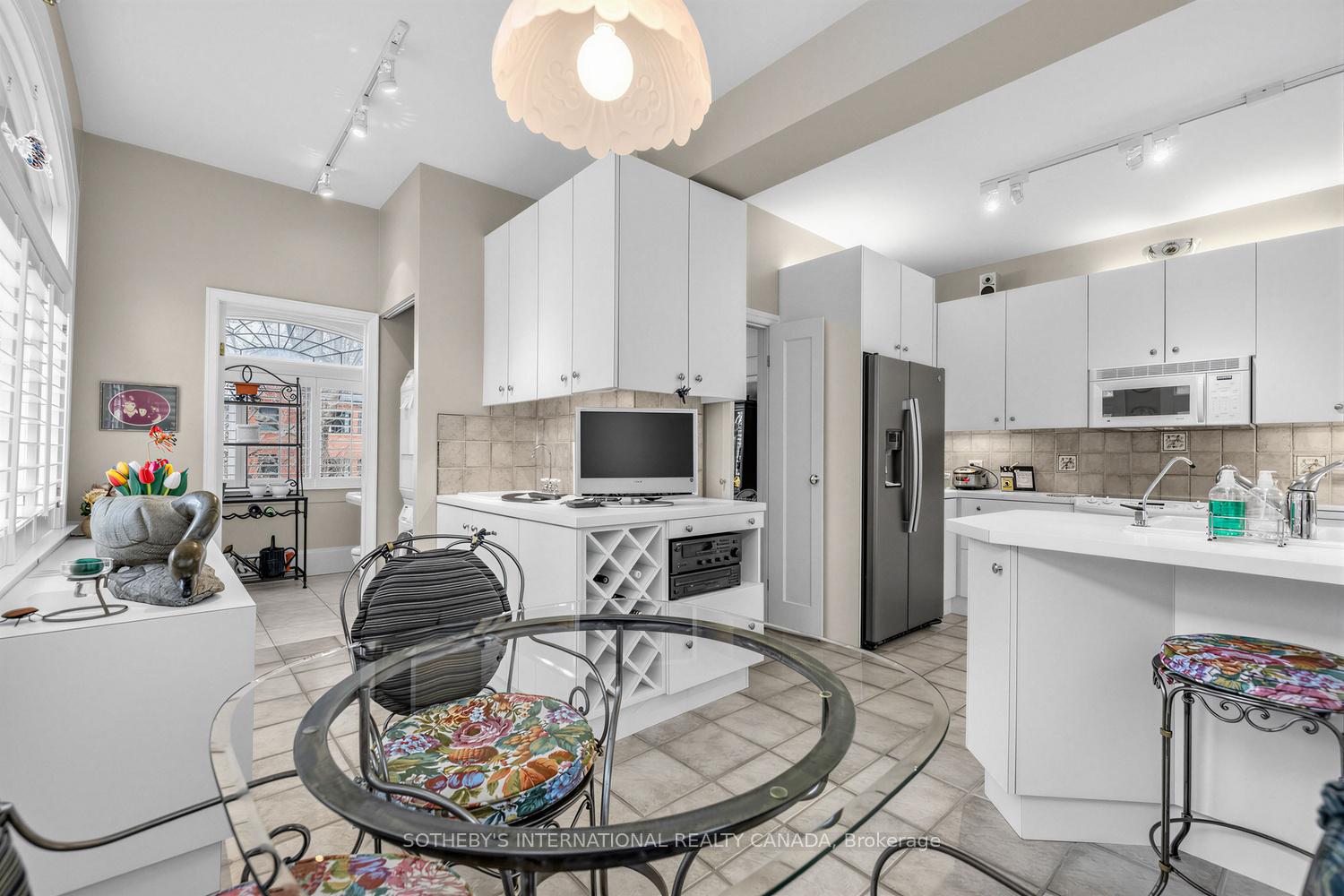 136 Roxborough Drive