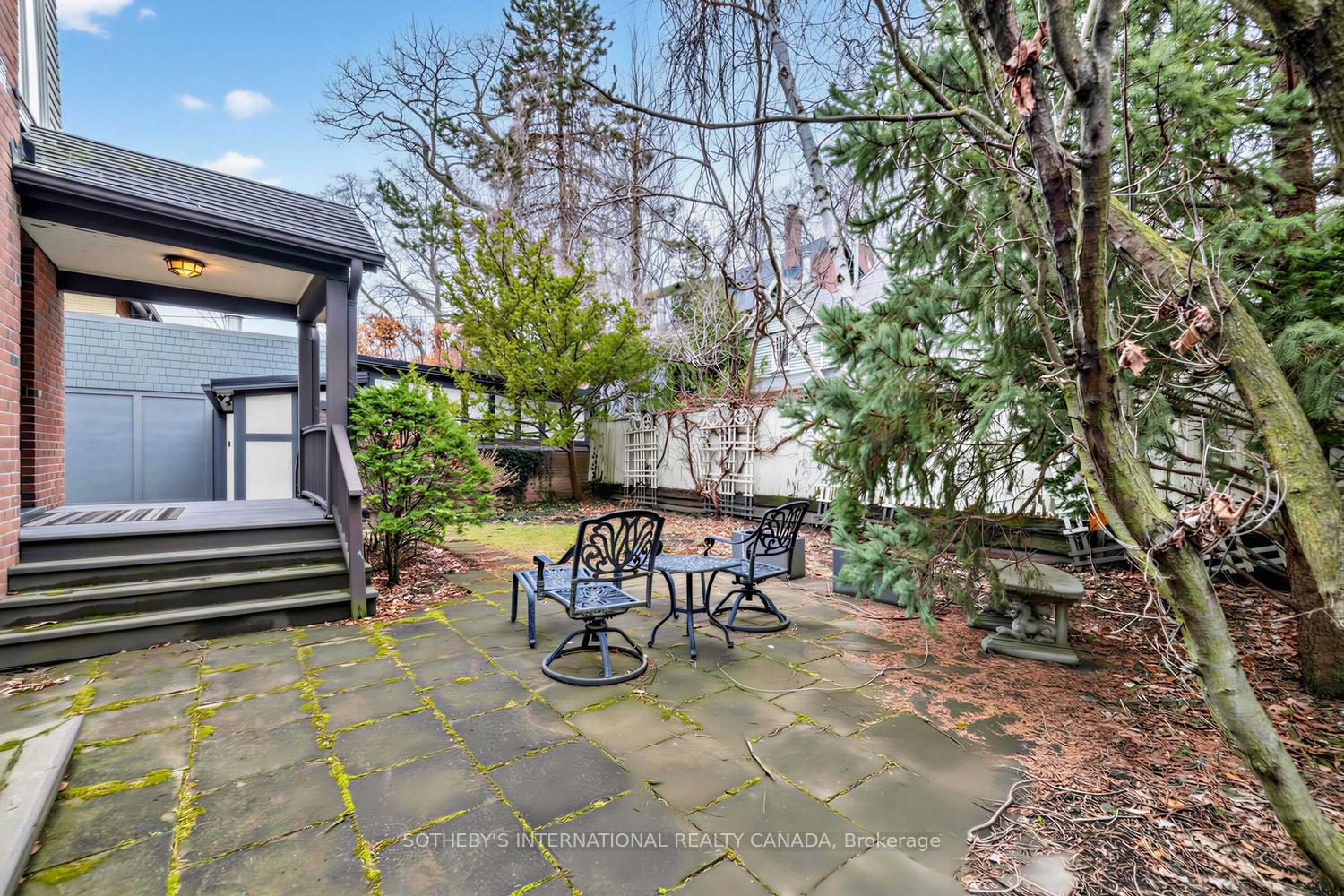 136 Roxborough Drive