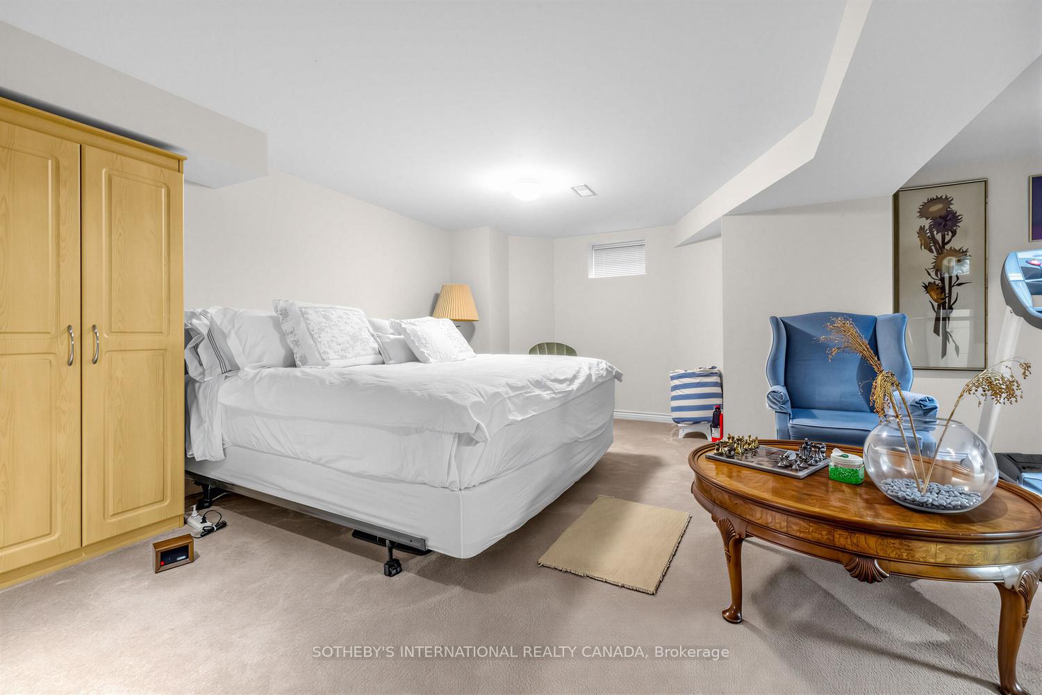 136 Roxborough Drive