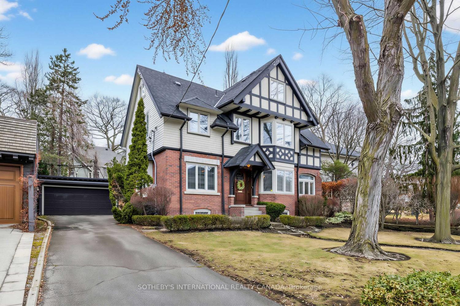 136 Roxborough Drive