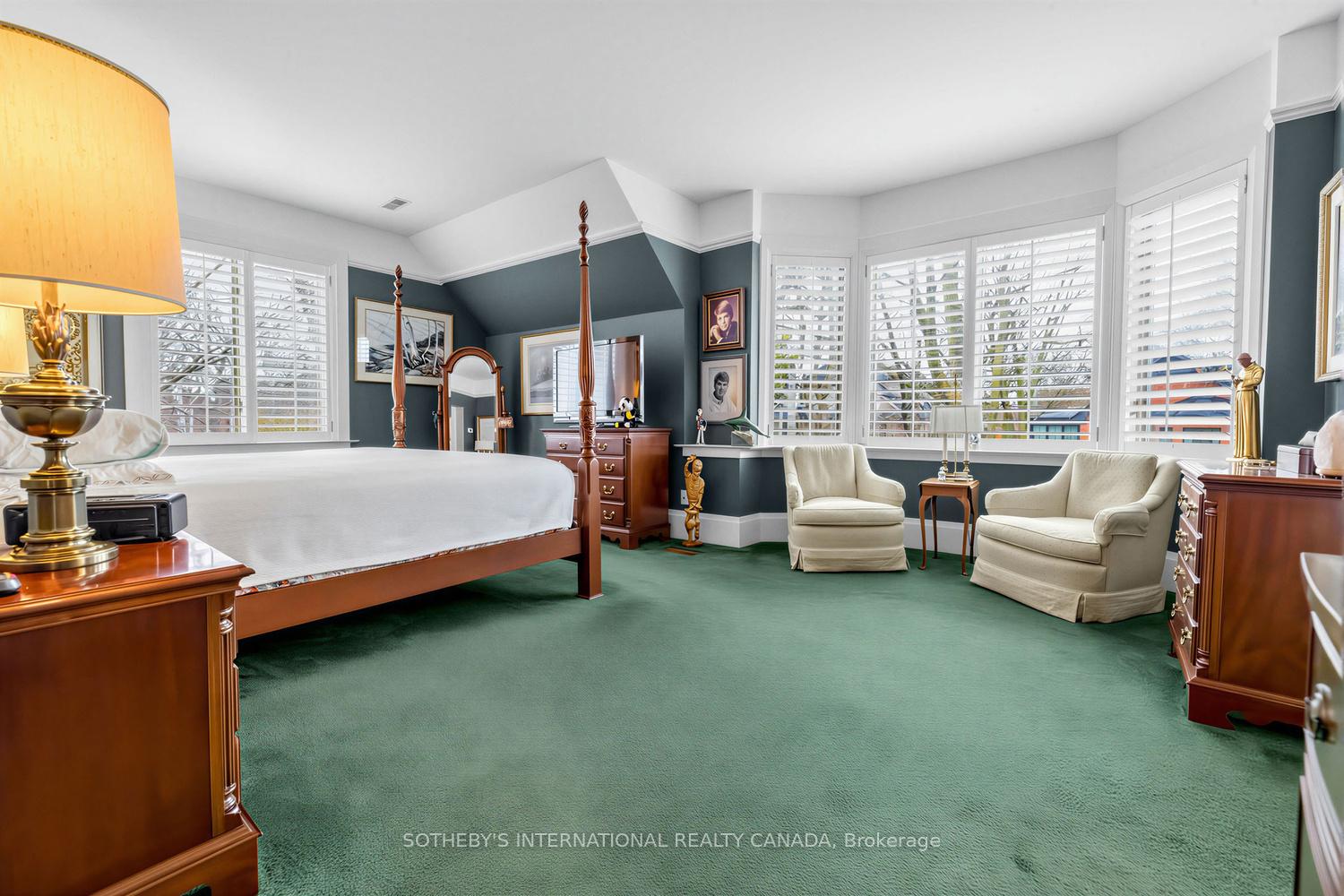 136 Roxborough Drive