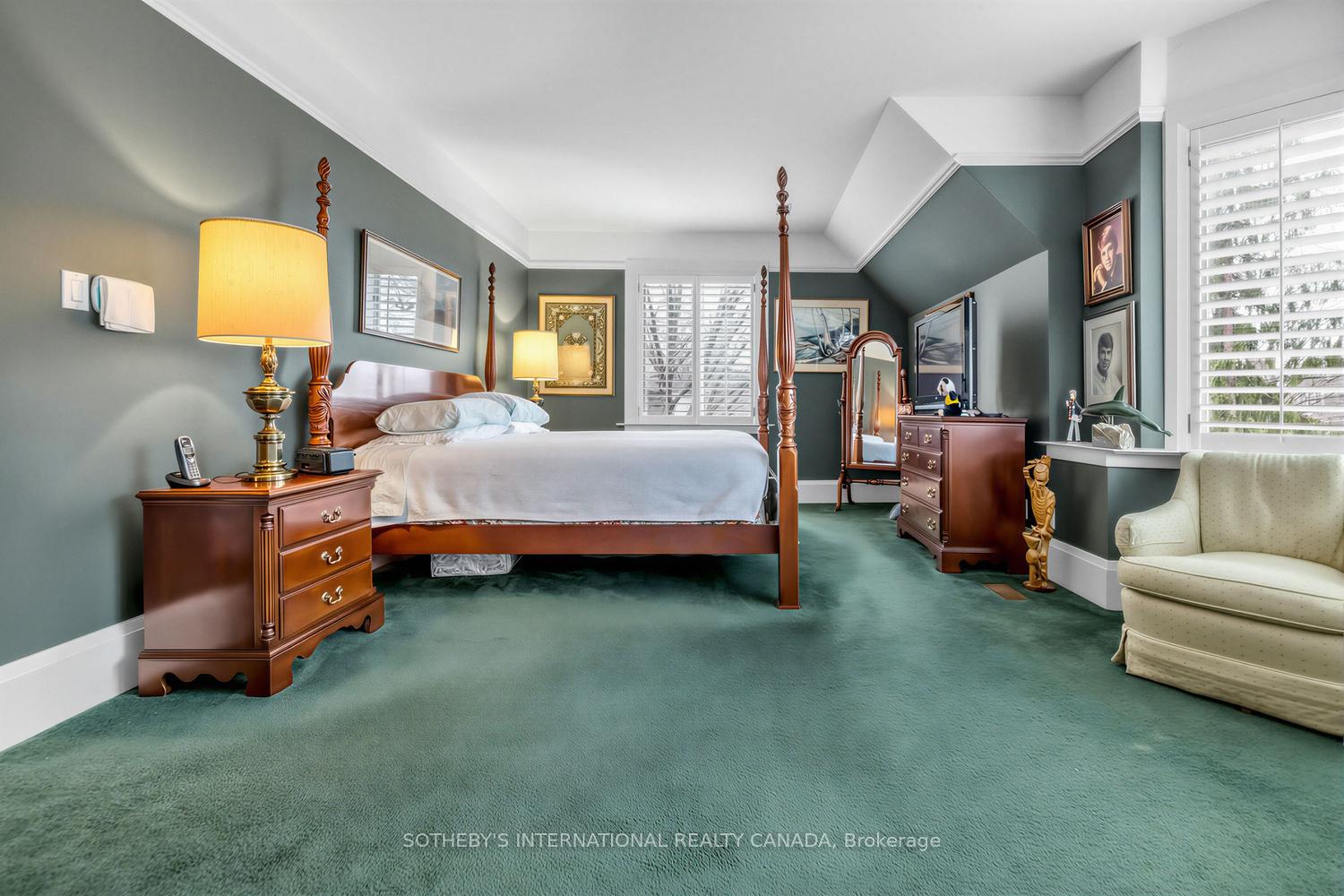 136 Roxborough Drive