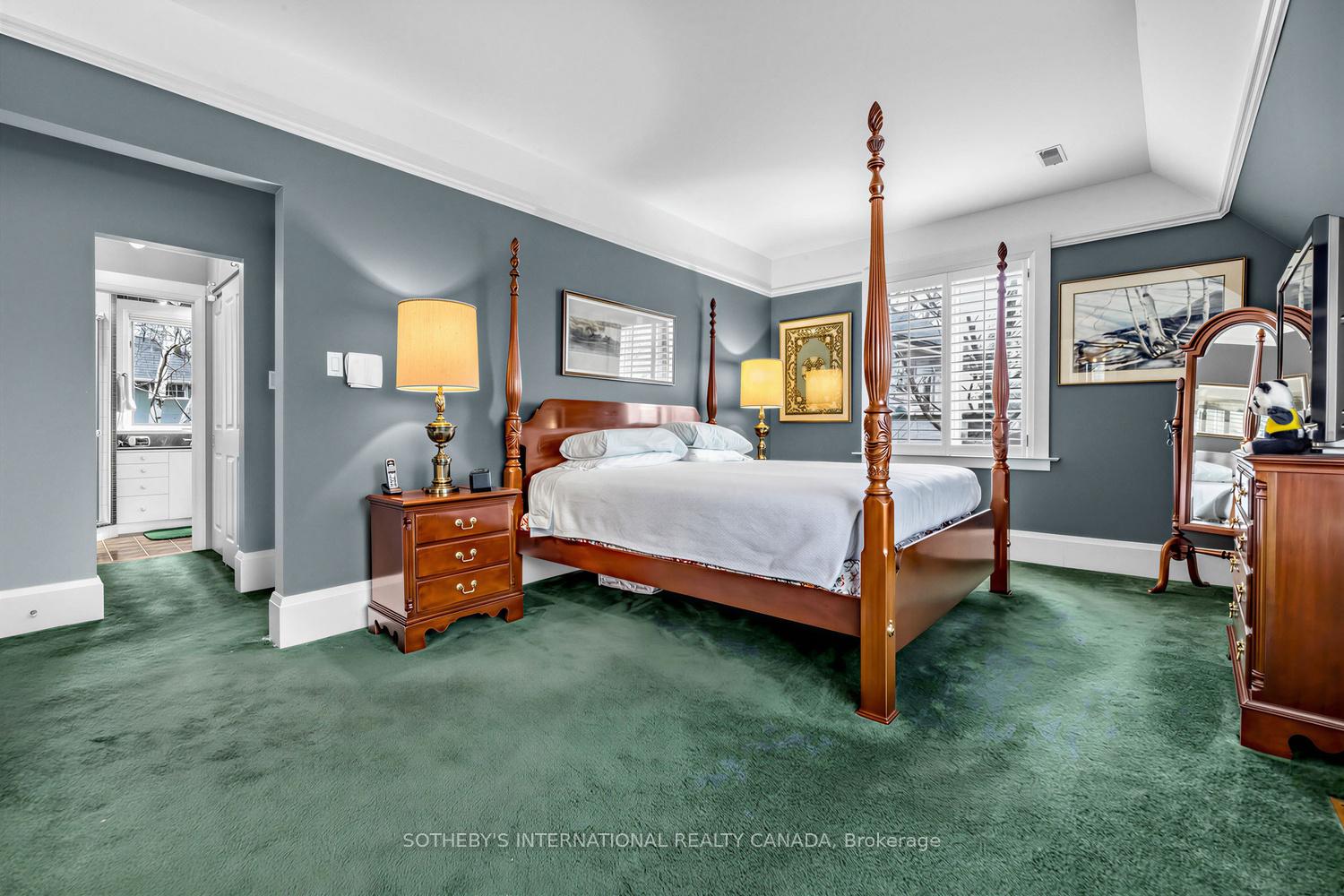 136 Roxborough Drive