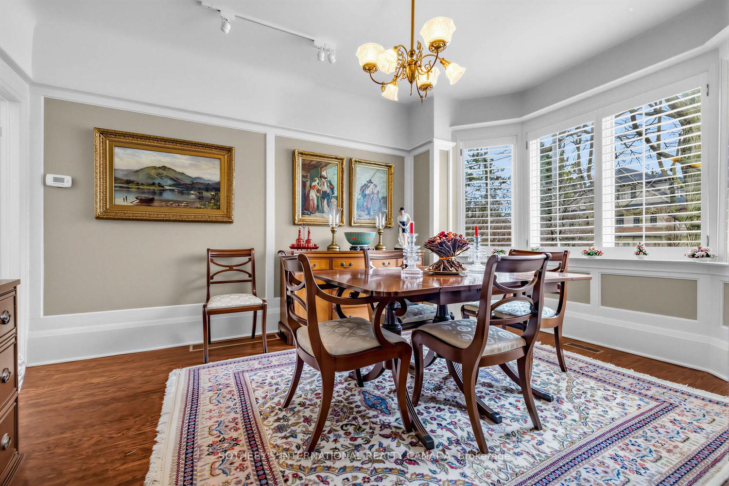 136 Roxborough Drive