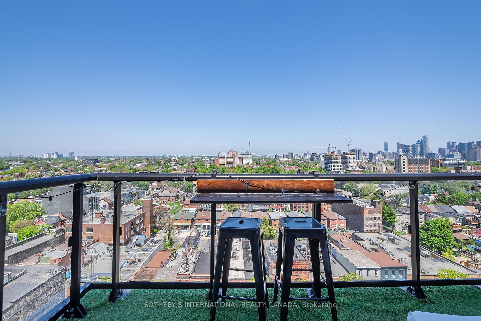 608 Richmond Street W PH01