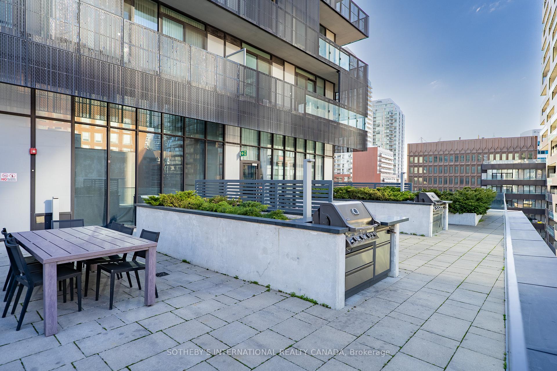 8 Eglinton Avenue E 1710