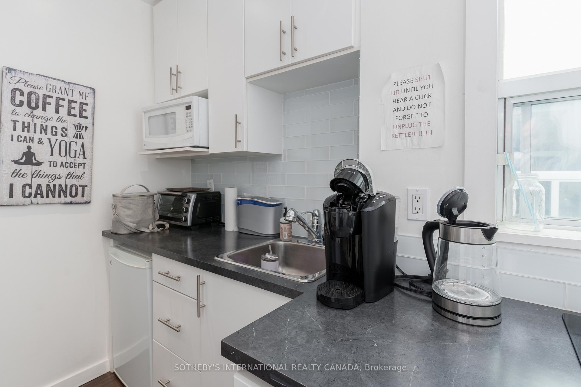 1961 Avenue Road 2nd Fl