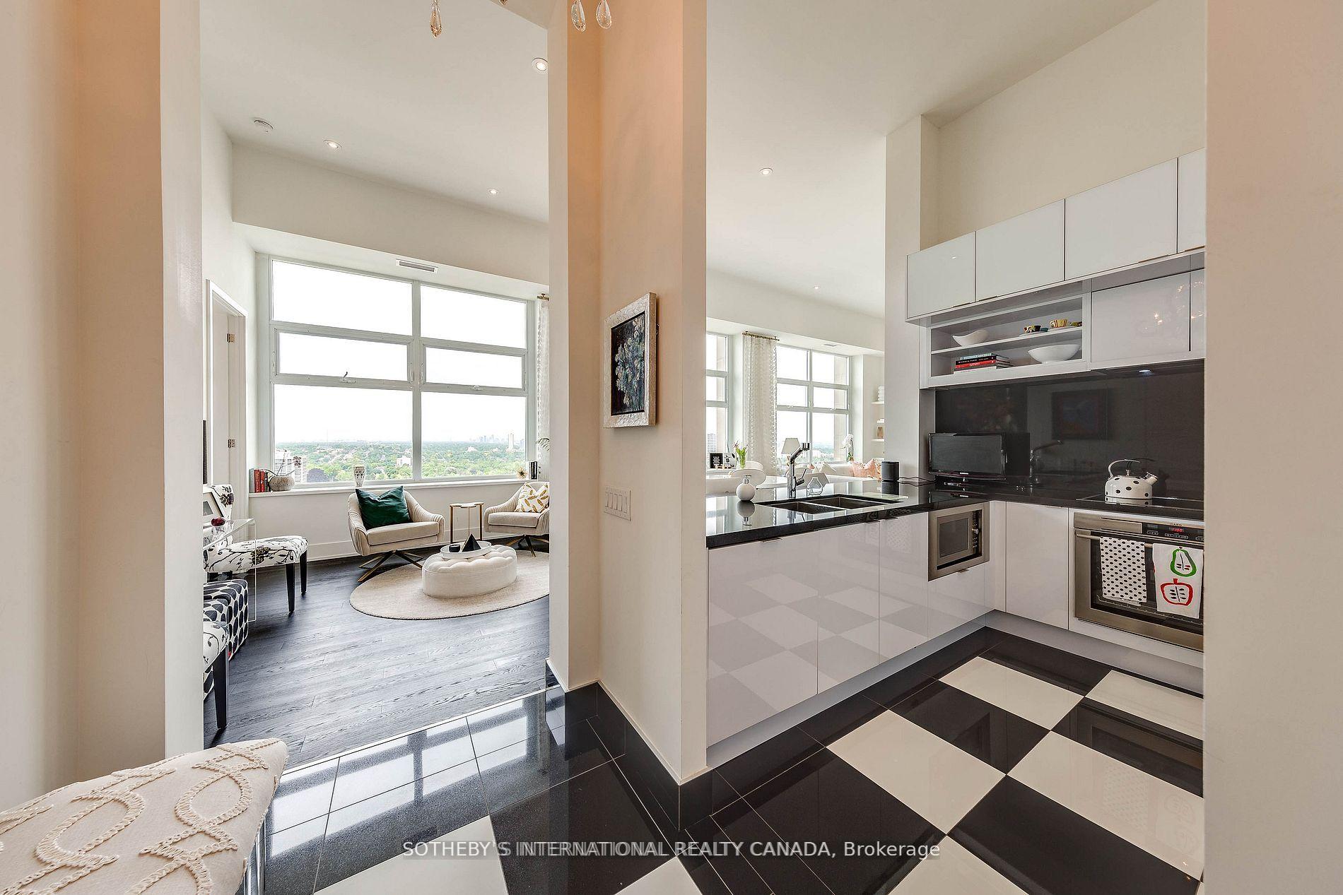 111 St Clair Avenue W 2009