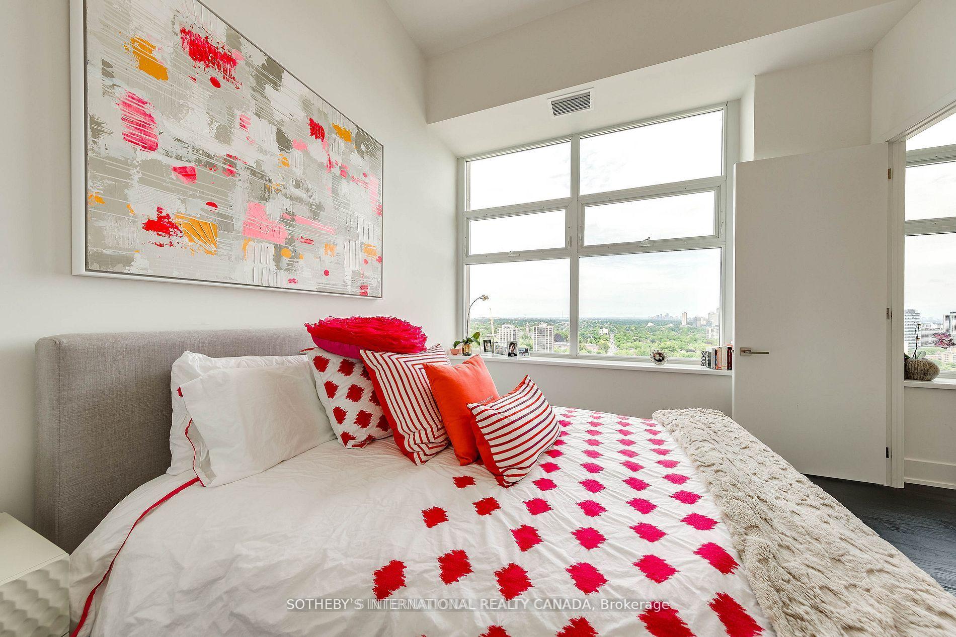 111 St Clair Avenue W 2009