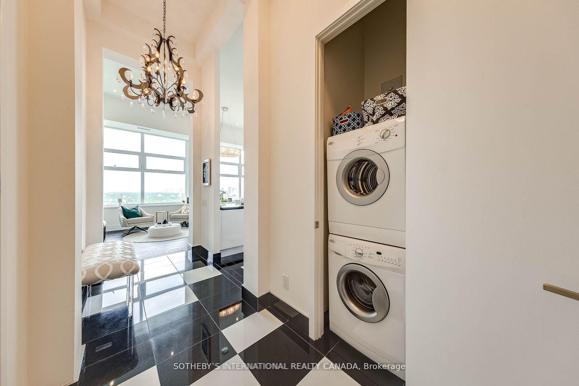 111 St Clair Avenue W 2009