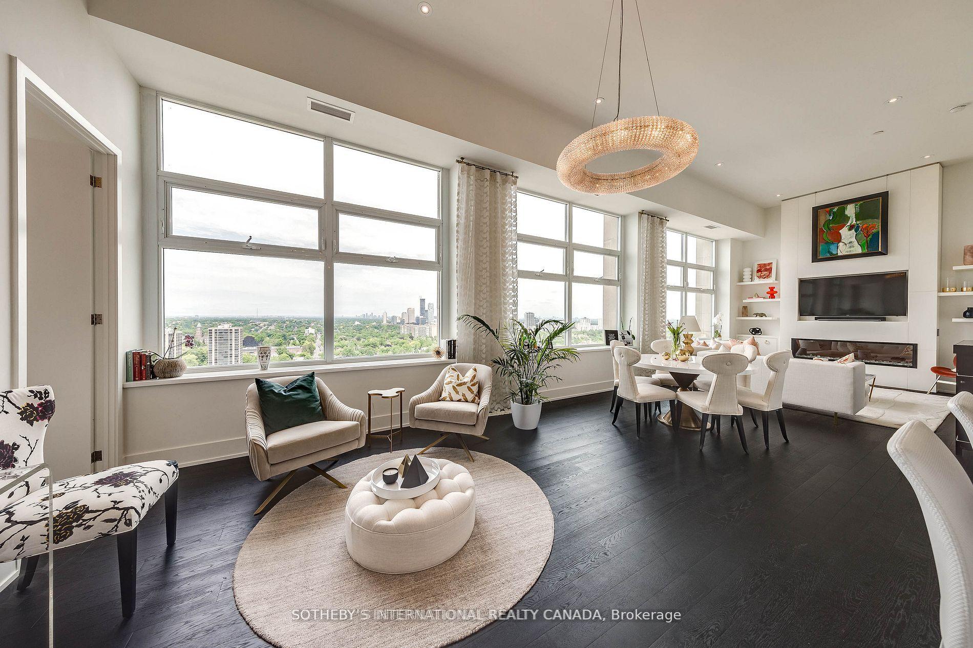 111 St Clair Avenue W 2009