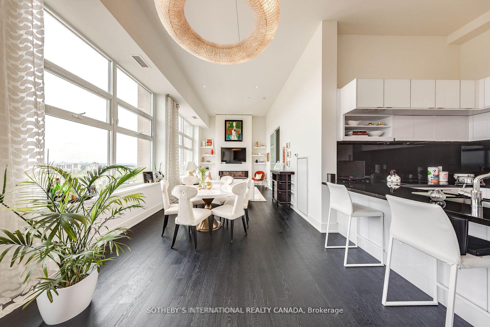 111 St Clair Avenue W 2009