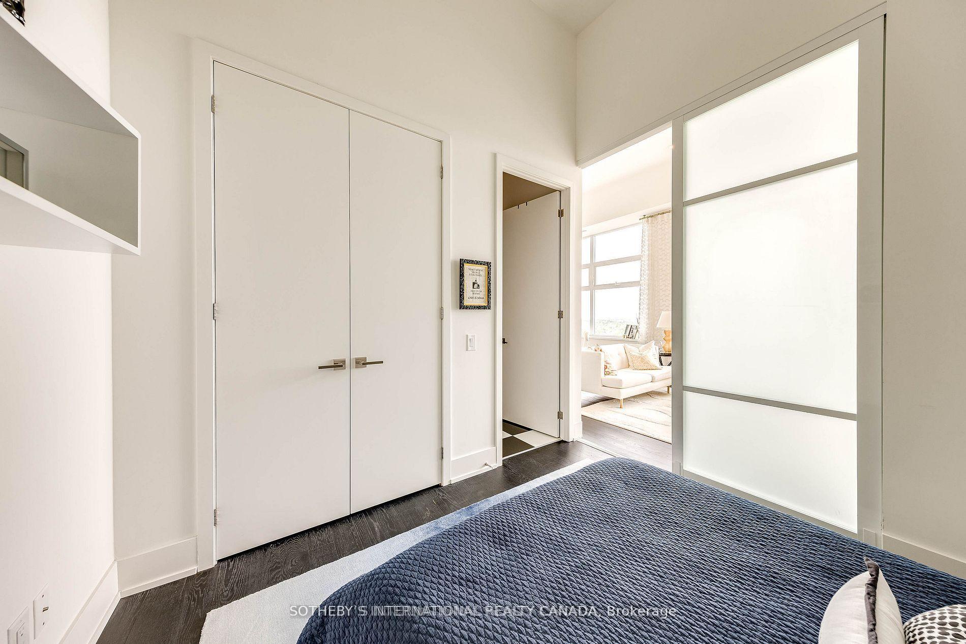 111 St Clair Avenue W 2009