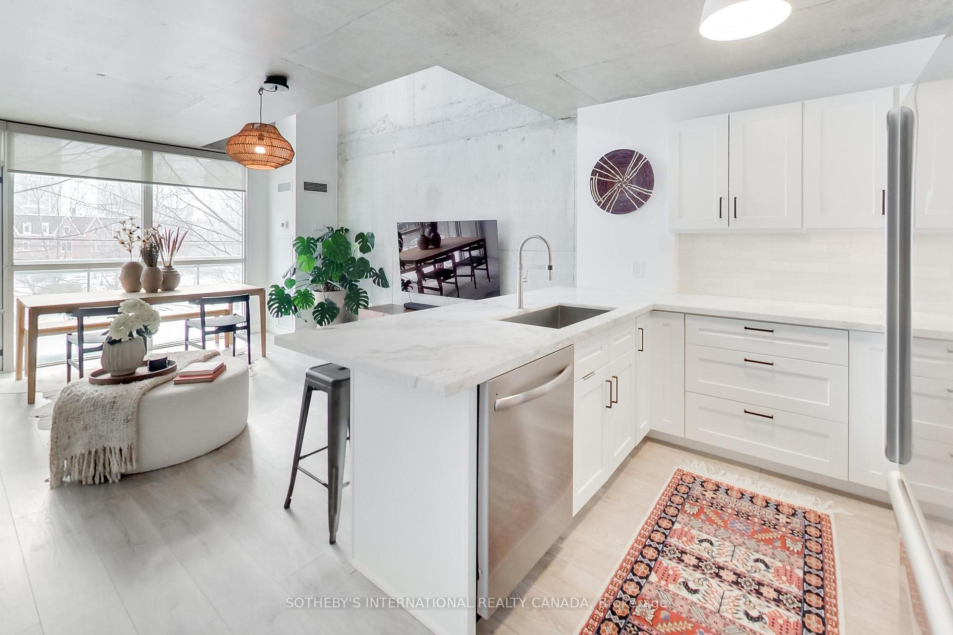 954 King Street W 312
