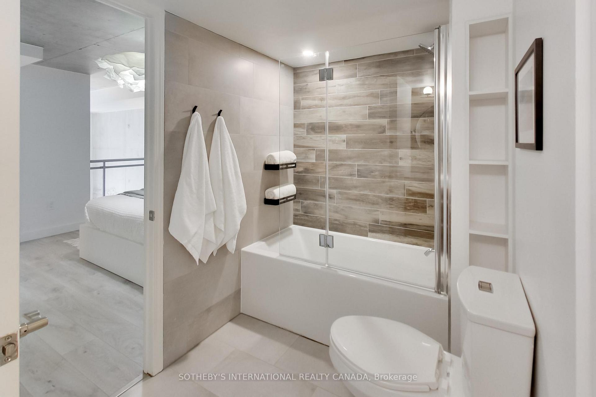 954 King Street W 312