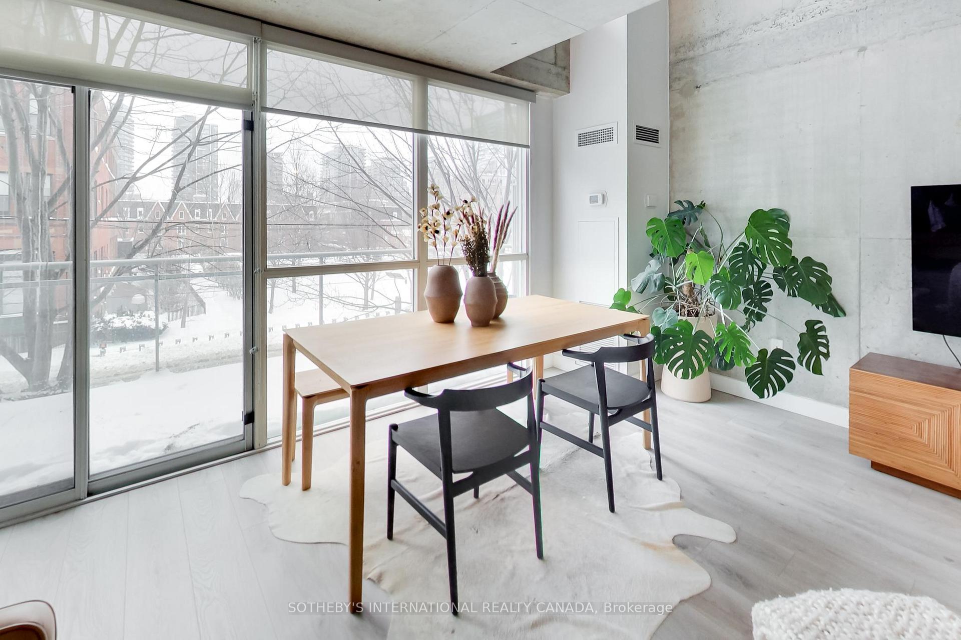 954 King Street W 312