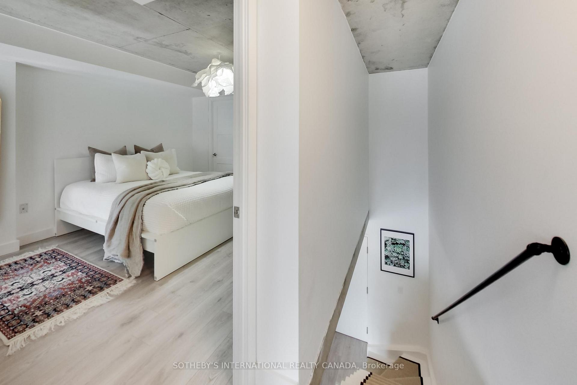 954 King Street W 312