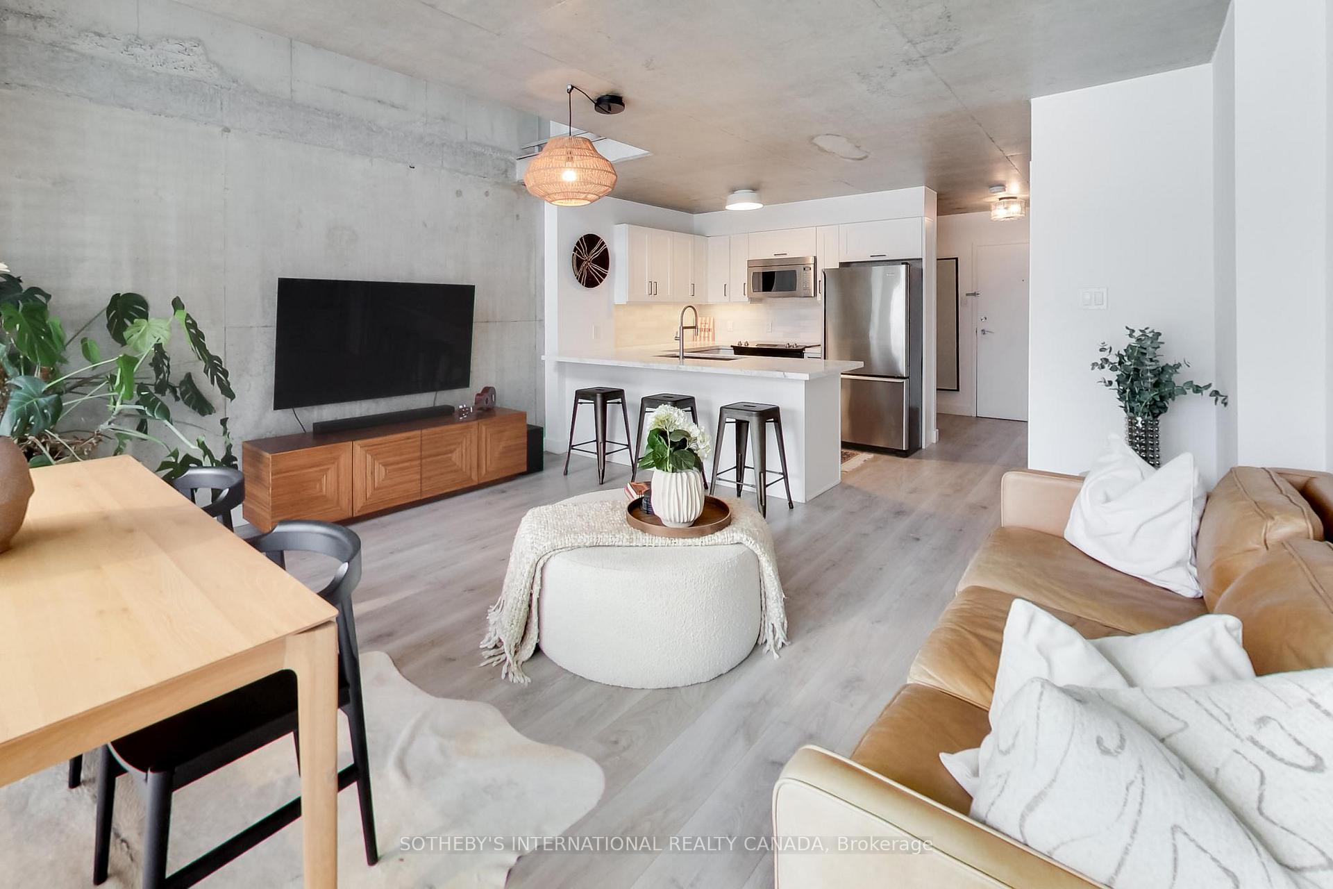 954 King Street W 312