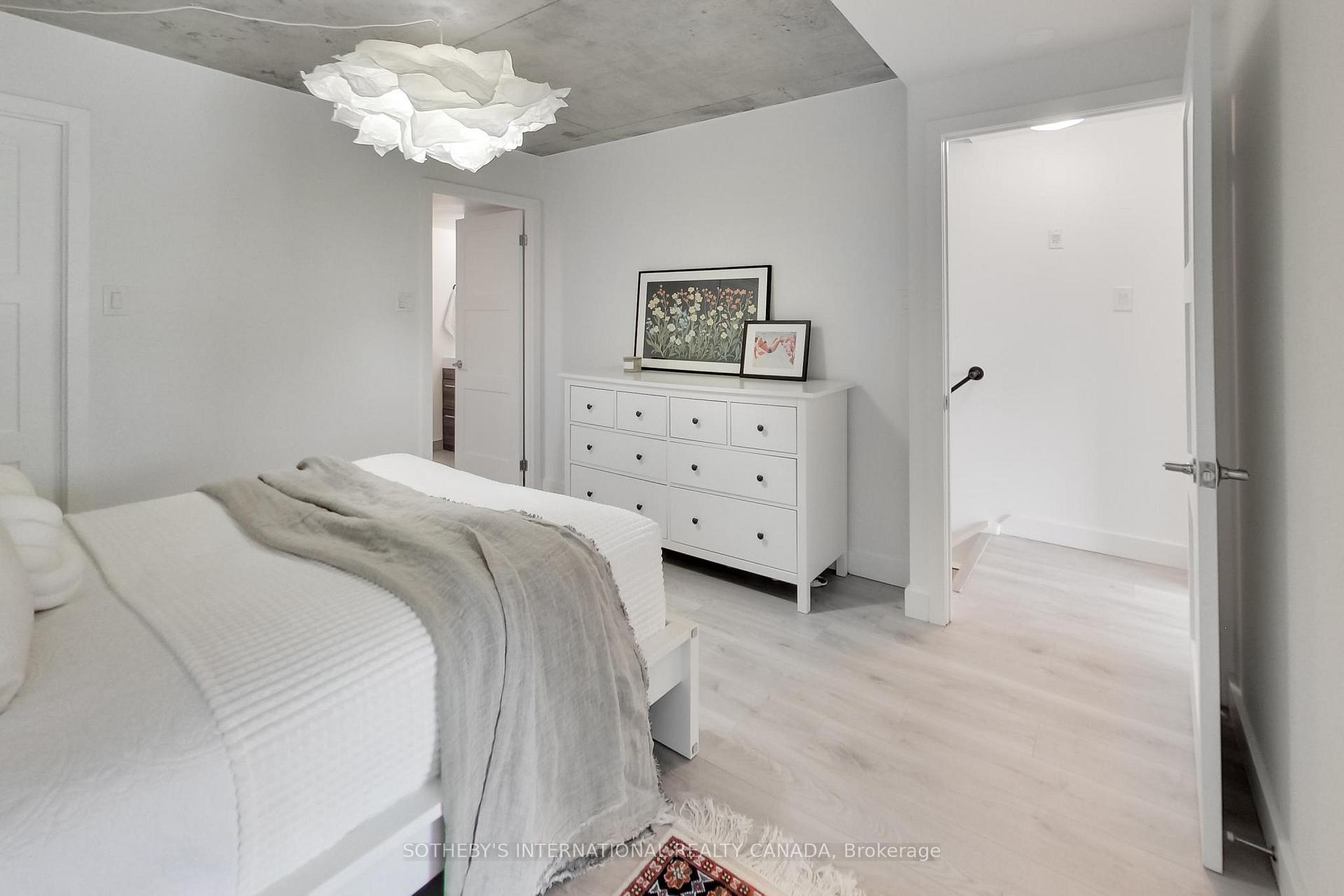 954 King Street W 312