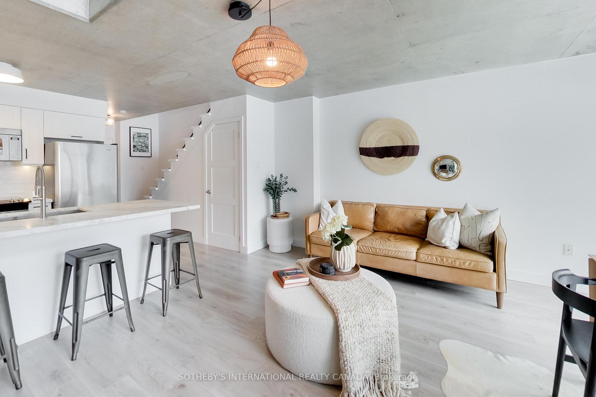 954 King Street W 312