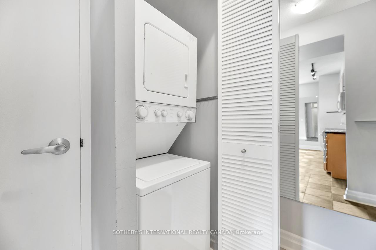 70 Alexander Street 207