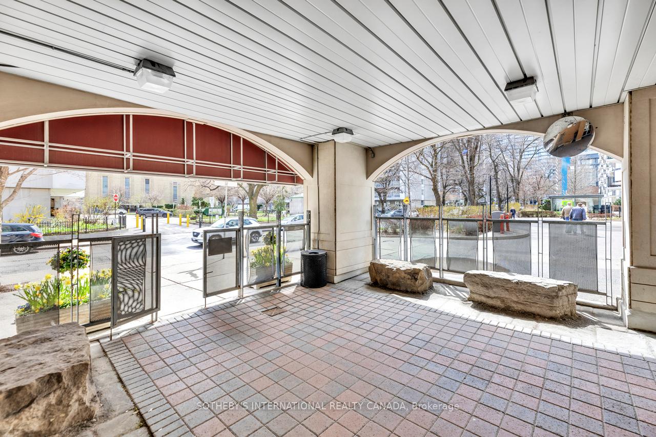 70 Alexander Street 207