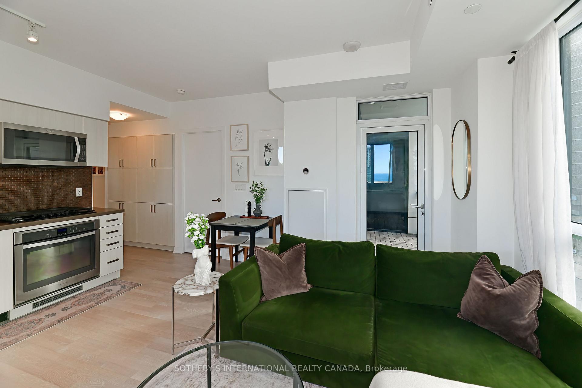 501 St Clair Avenue W 326