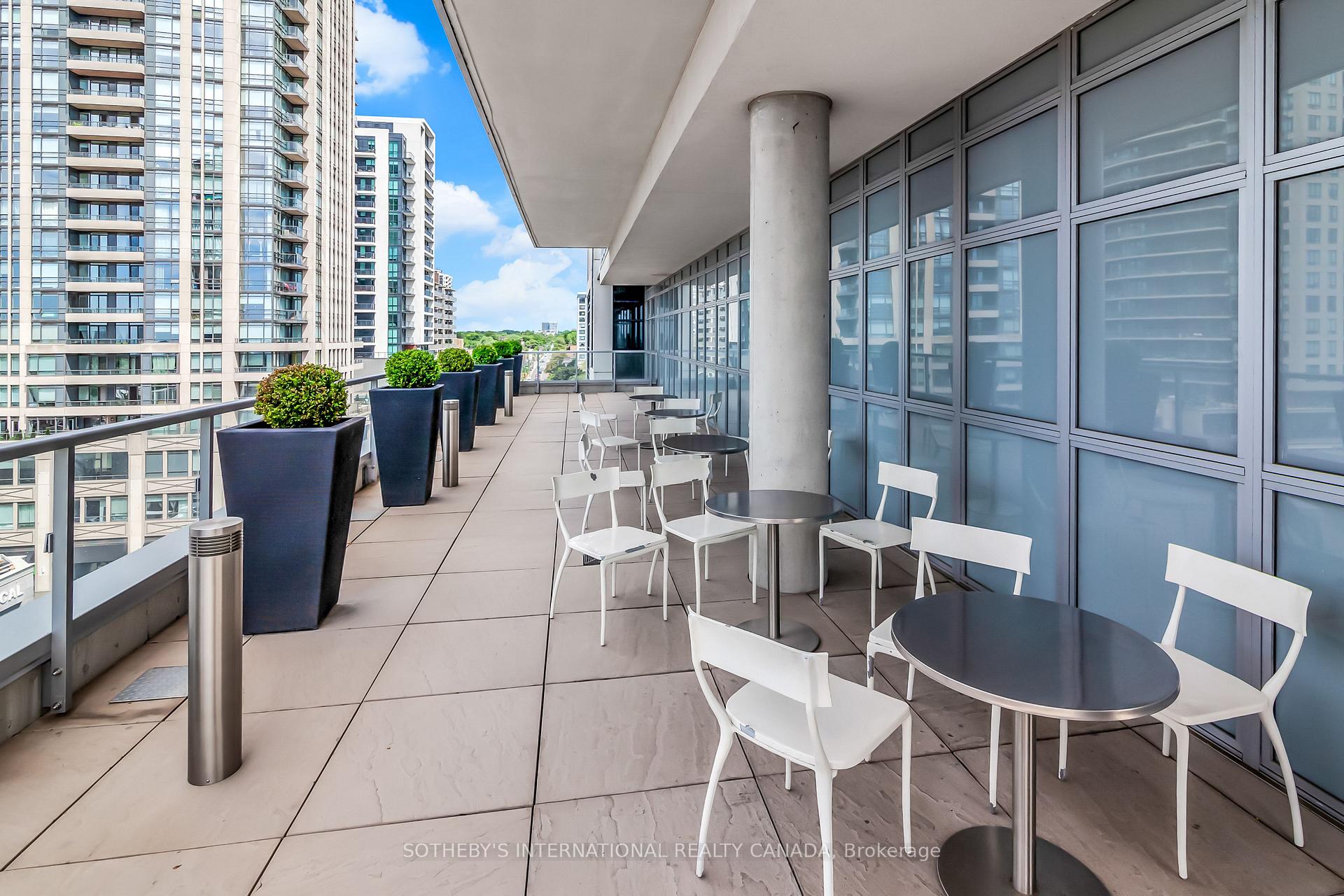 501 St Clair Avenue W 326
