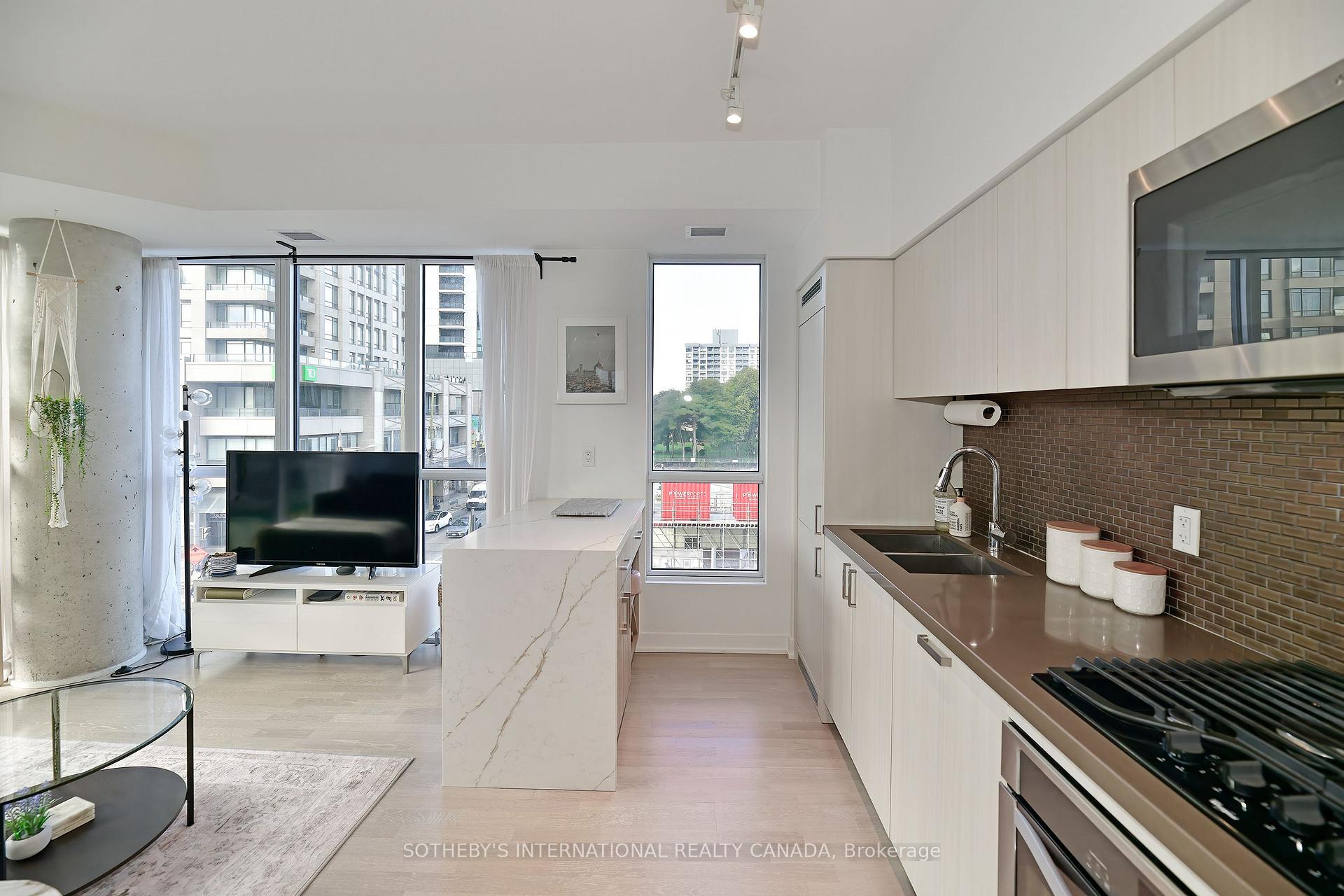 501 St Clair Avenue W 326