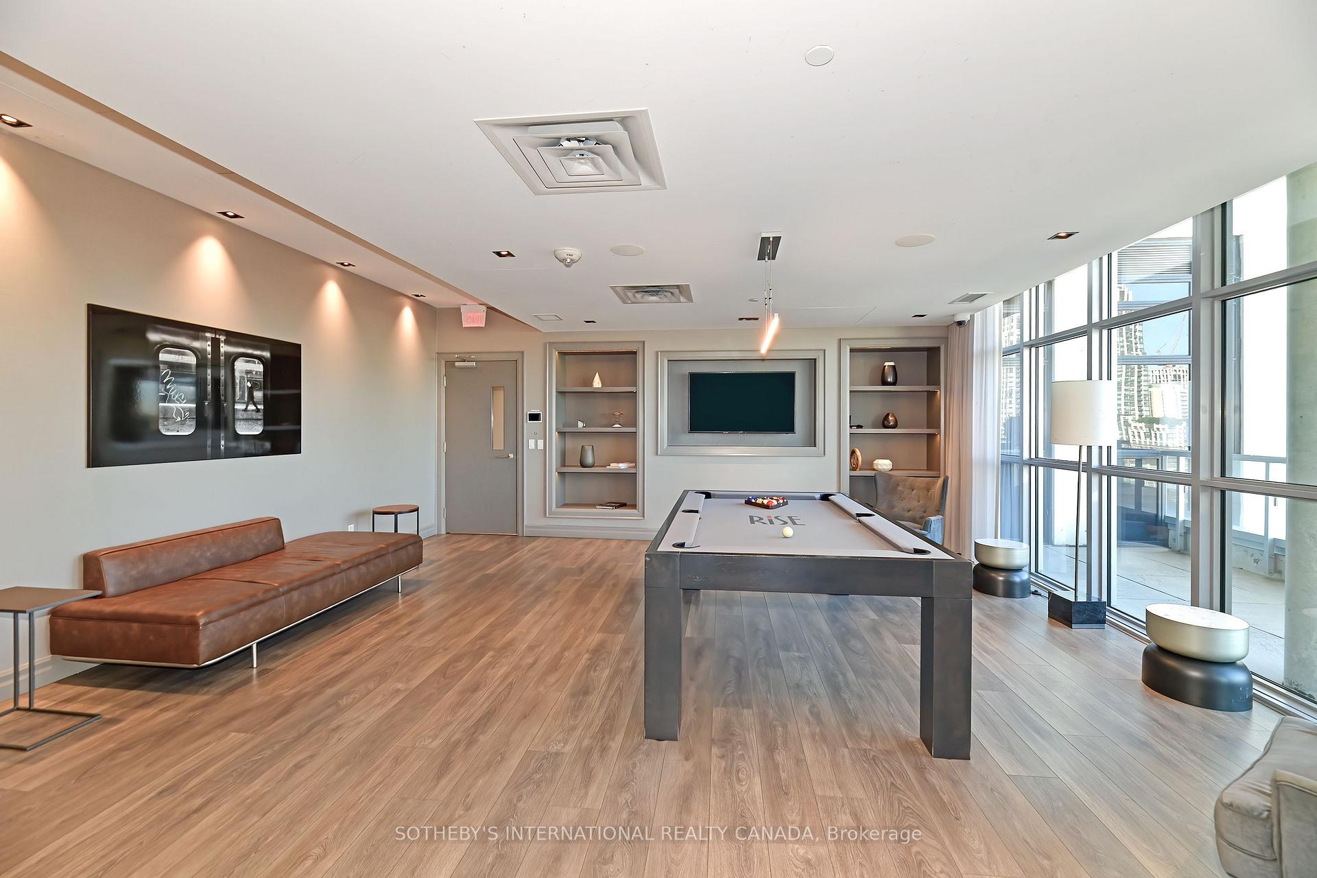 501 St Clair Avenue W 326
