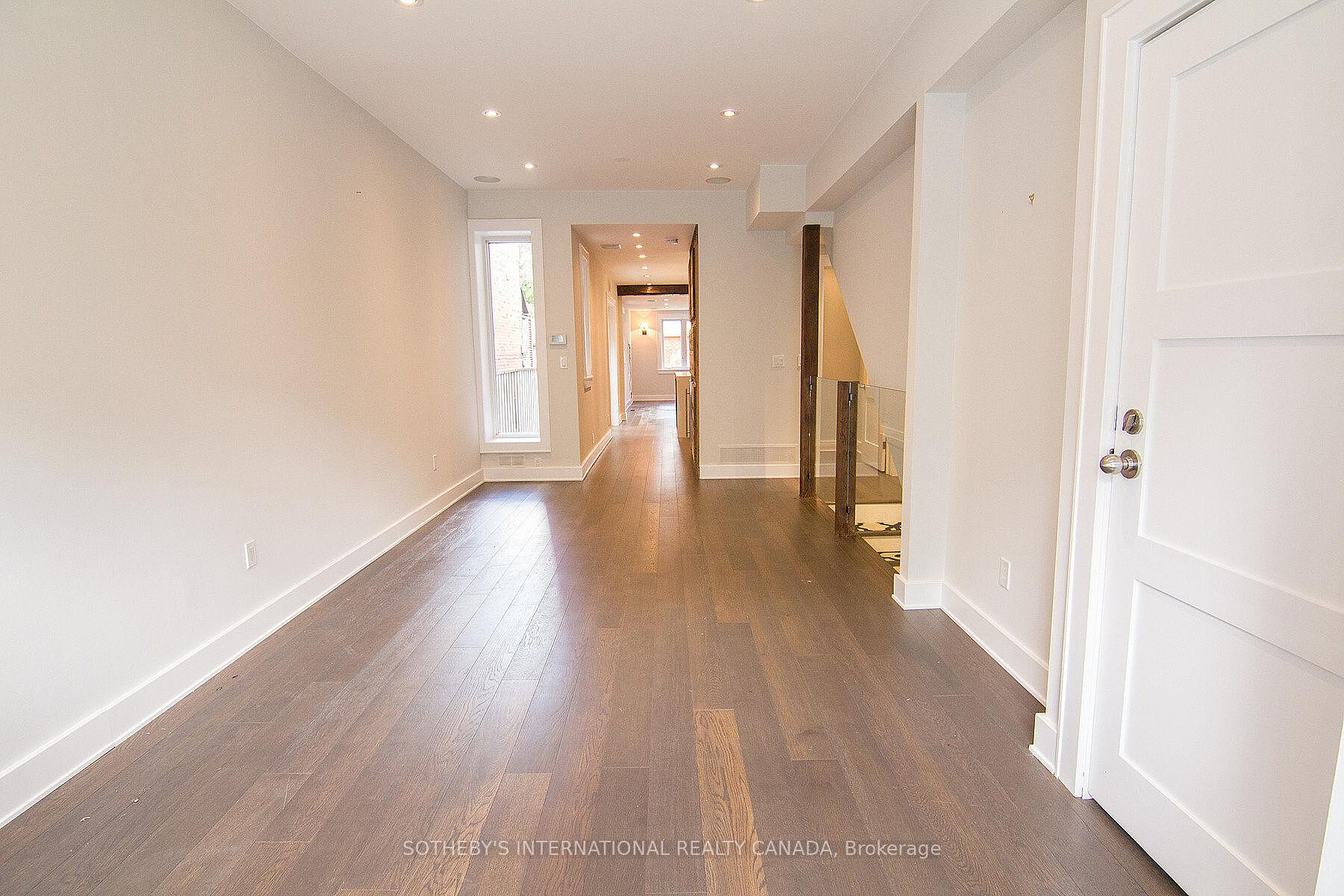 900 Manning Avenue Main