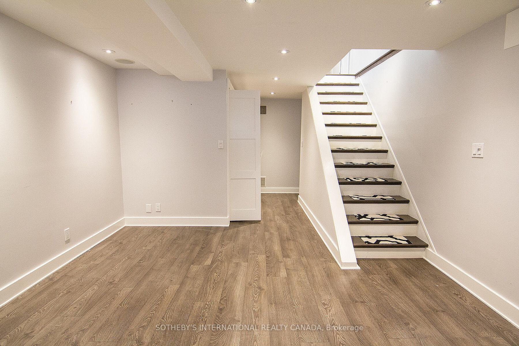 900 Manning Avenue Main