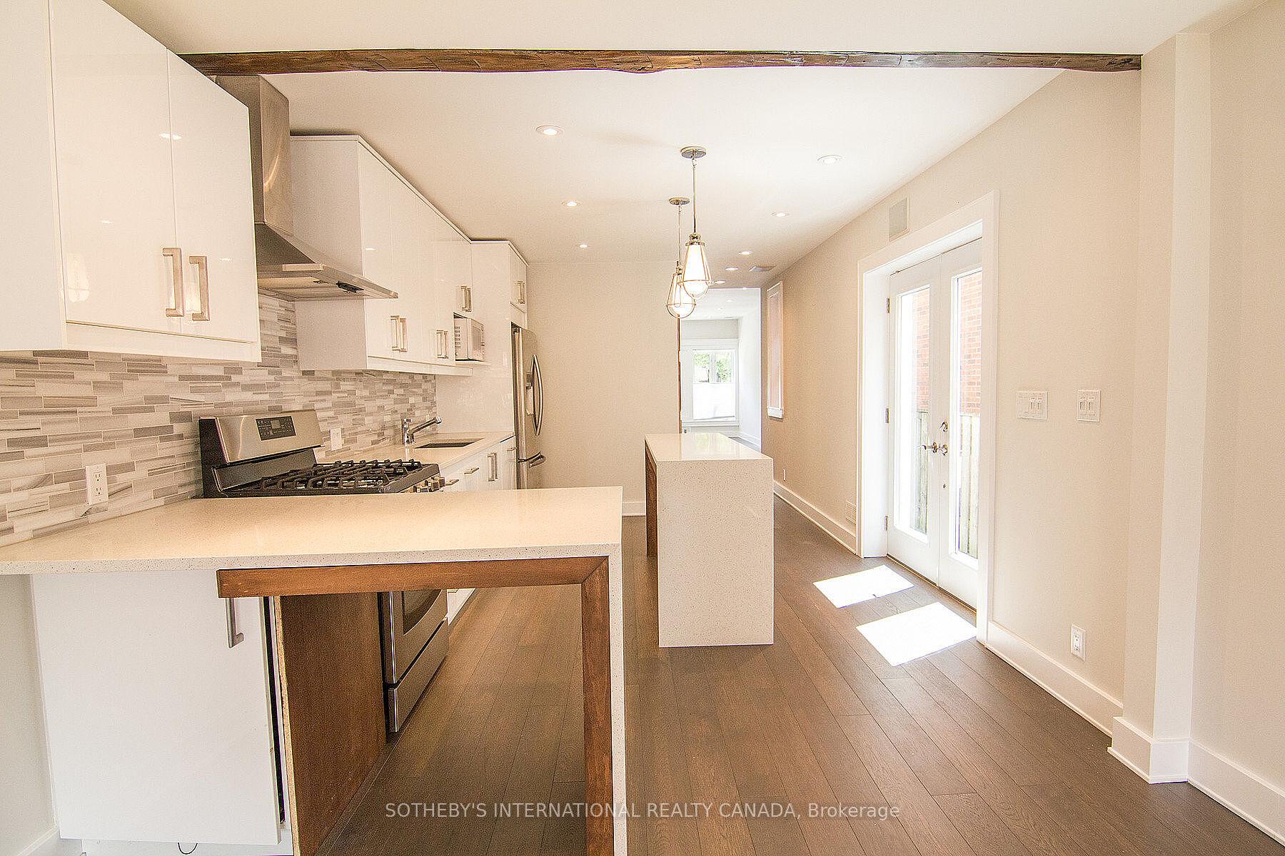 900 Manning Avenue Main
