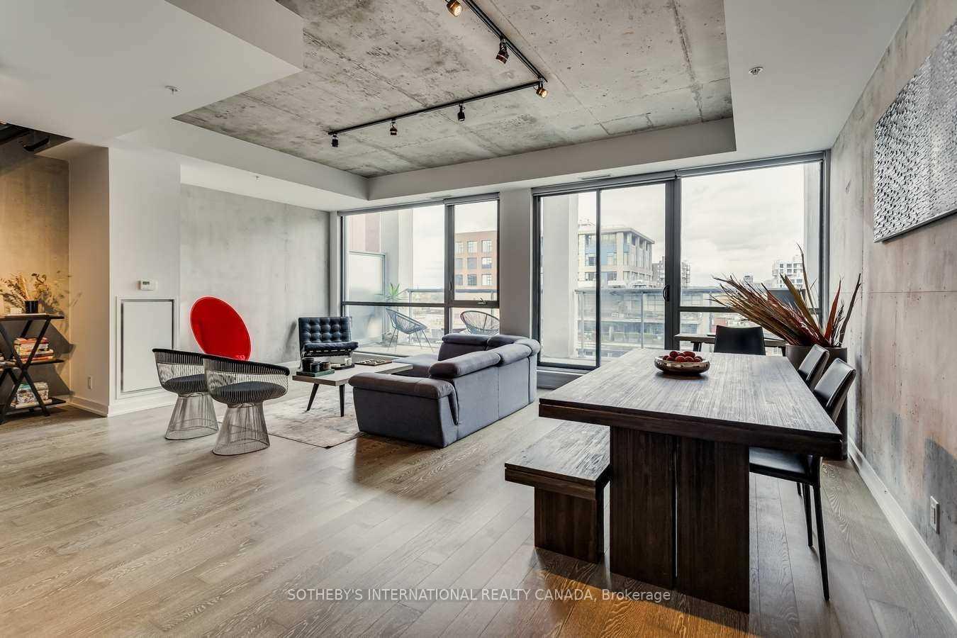 39 Brant Street PH06