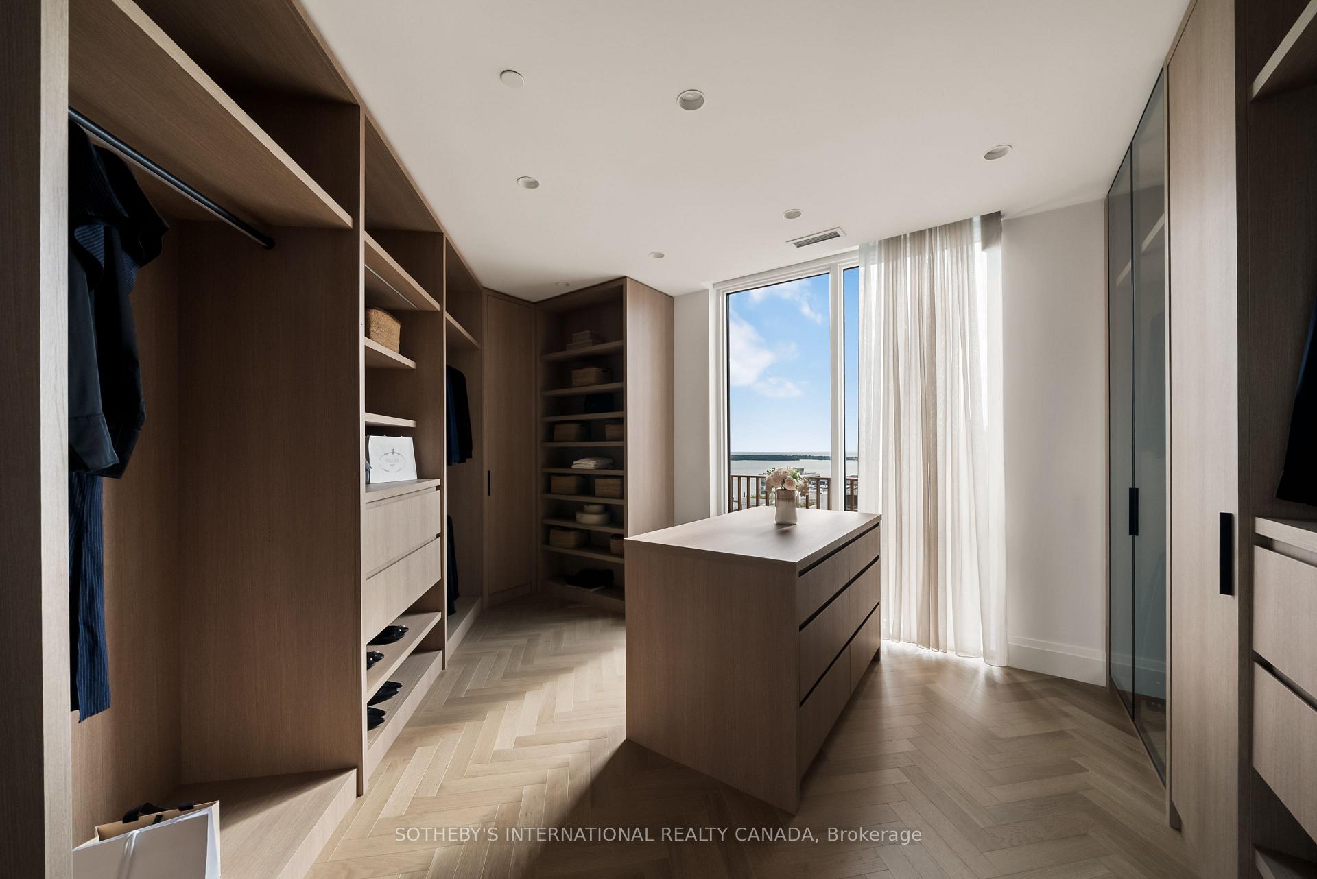 155 Merchants' Wharf SPH1, Toronto Unit: SPH1