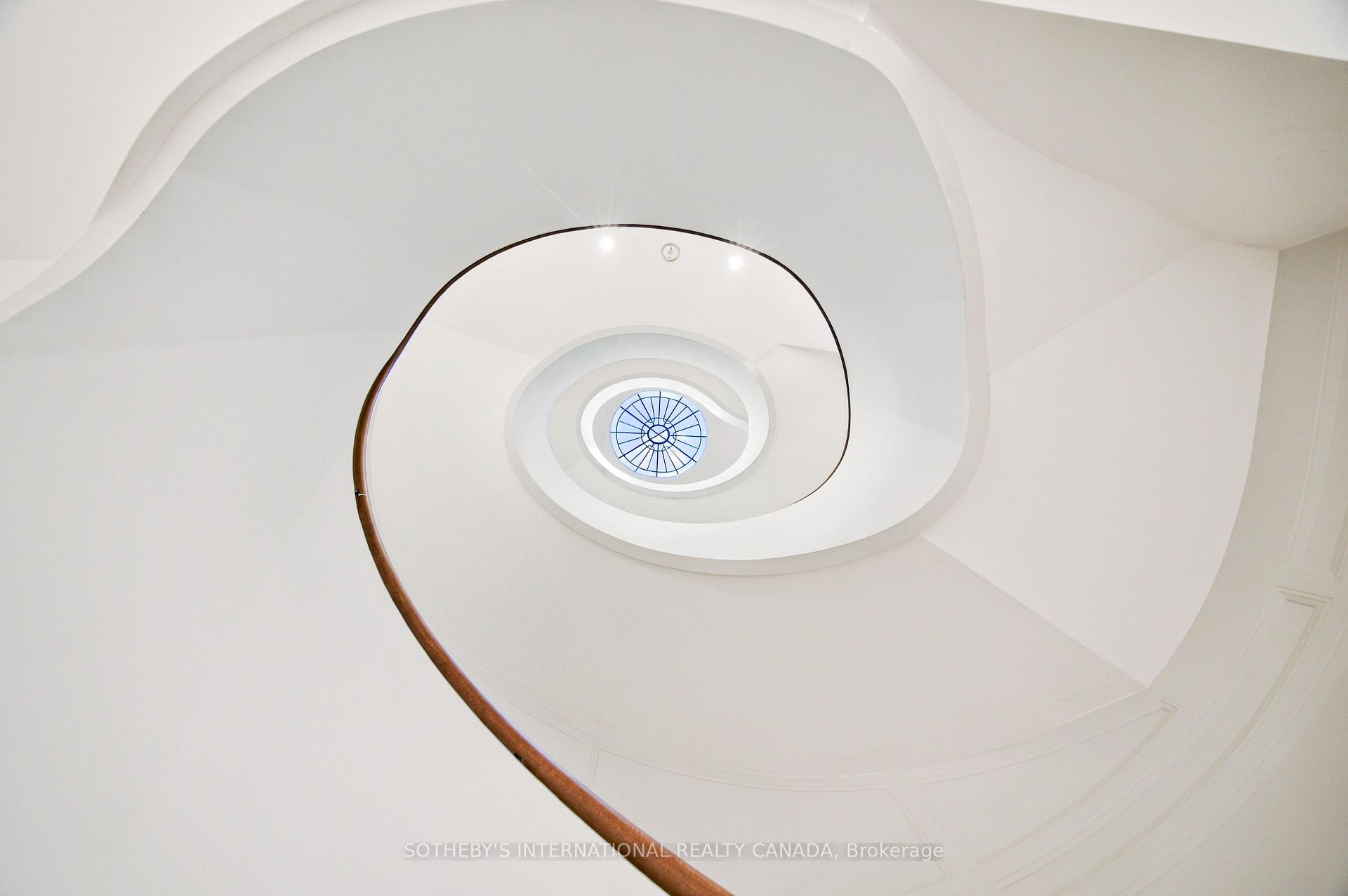 170 Forest Hill Road, Toronto